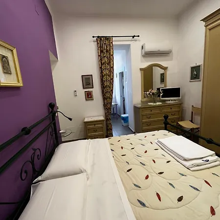 In Pieno Centro Storico - La Casa Di Anna Naples