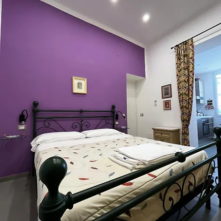Apartment In Pieno Centro Storico - La Casa Di Anna Naples